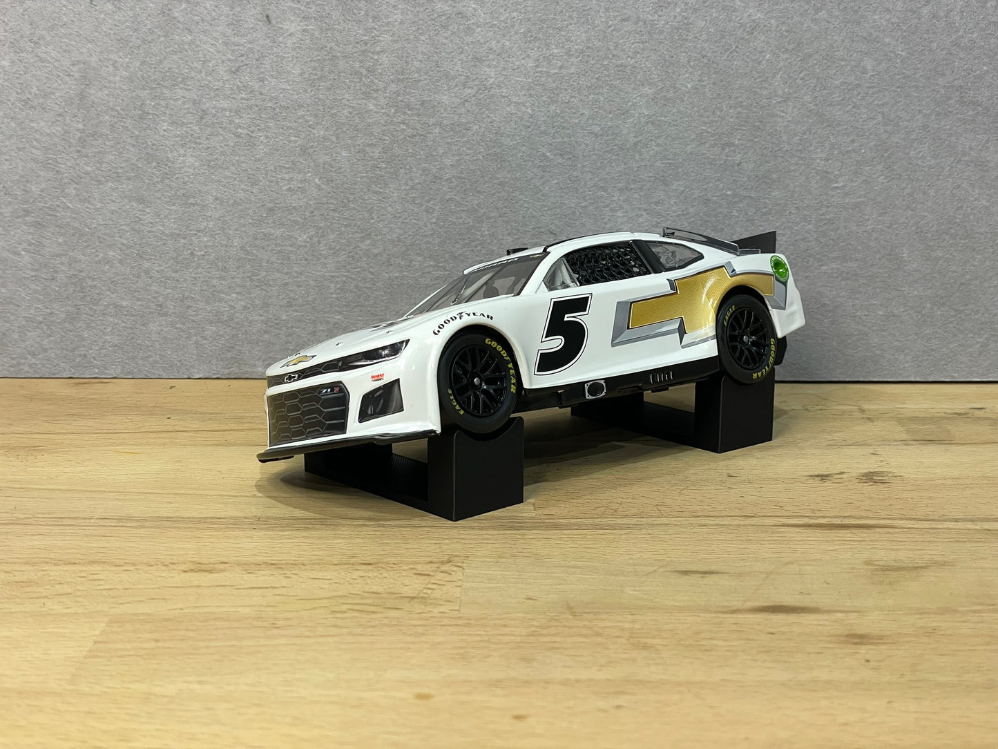 1:24 Scale Model Angled Display Mounts - Suits NASCAR models