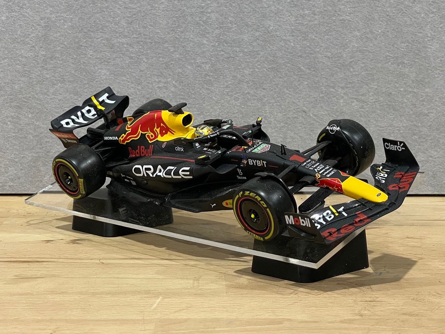 1:24 Scale Model Display Stand | Single Tier (Angled)