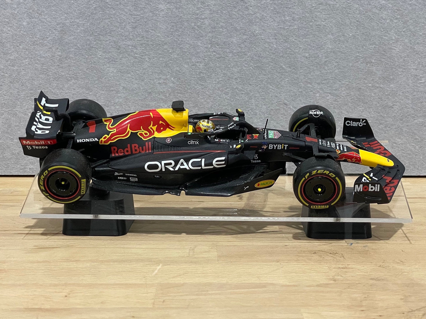 1:24 Scale Model Display Stand | Single Tier (Angled)