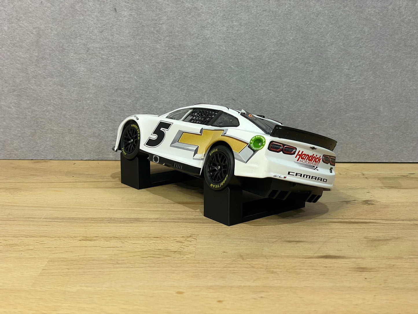 1:24 Scale Model Angled Display Mounts - Suits NASCAR models