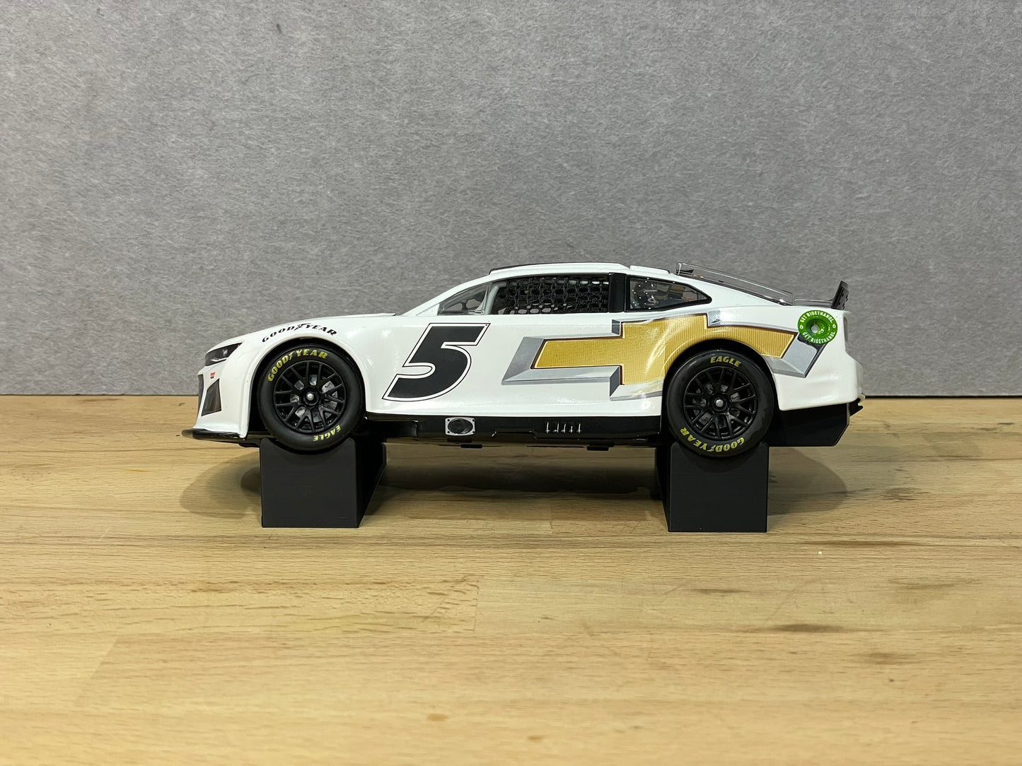1:24 Scale Model Angled Display Mounts - Suits NASCAR models